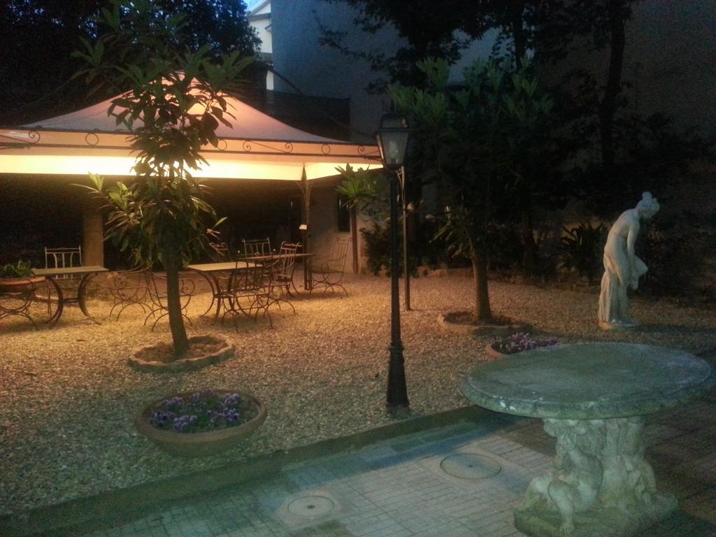 Ferienwohnung Little Garden Donatello Florenz Exterior foto